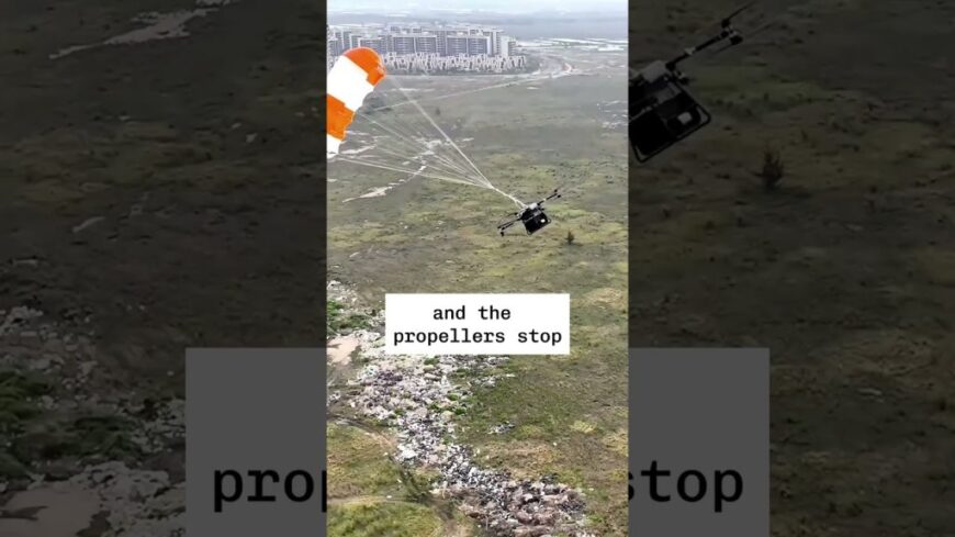 , (航拍无人机): A MASSIVE drone with a built-in parachute, yes please! 🪂 DJI Delivery FlyCart 30