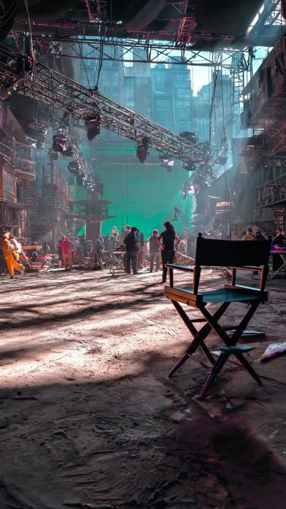 , producción audiovisual,Epic Film Set in Progress – AI-Generated Behind the Scenes sur Pinterest